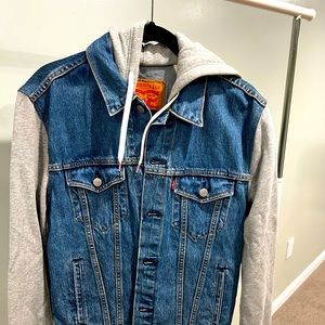 Levi’s Jean Jacket Hoodie. Medium. New with tags